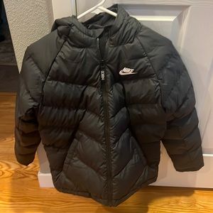 Unisex Boys or Girls Nike black puffer